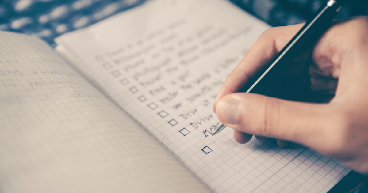 Planning and organizing a job search strategy